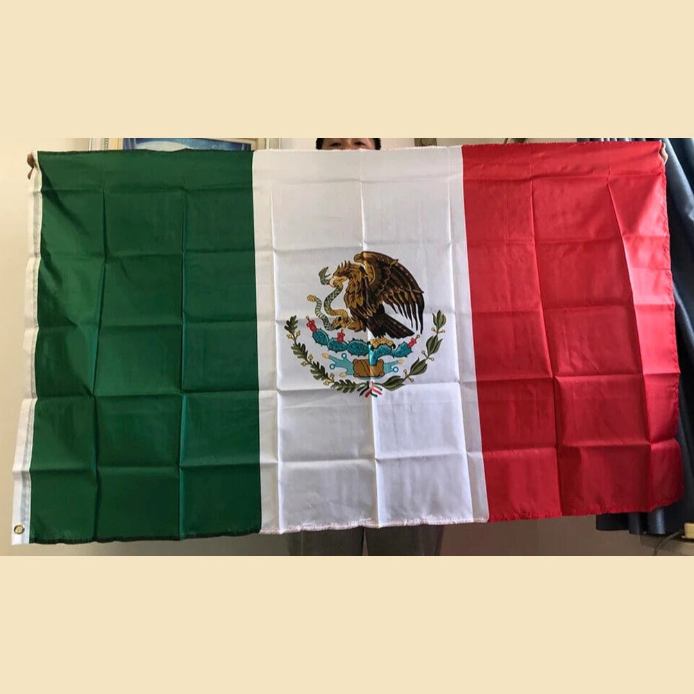 The National Flag of Mexico 3 ft x 5 ft NEW! Home & Garden:Yard, Garden & Outdoor Living:Décor:Flags Style Your Walls